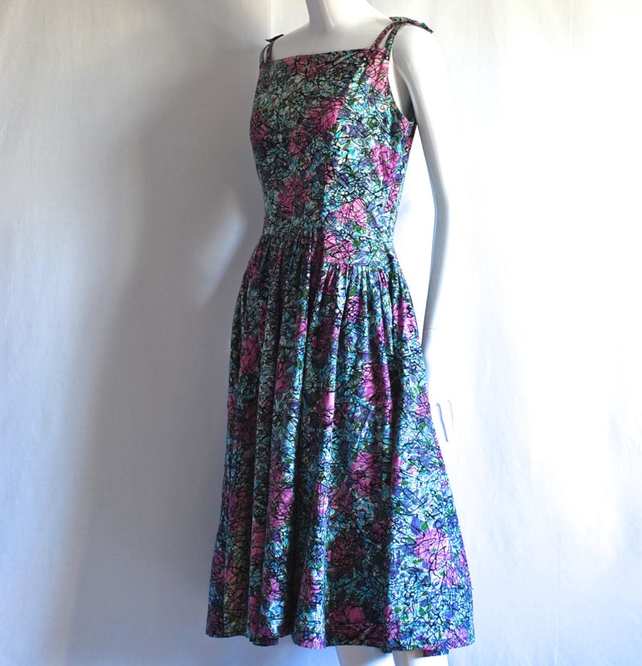 1950's COtton print summer dress with shoulder detail and princess cut