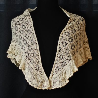 Mixed crochet ivory colored aplet or shawl