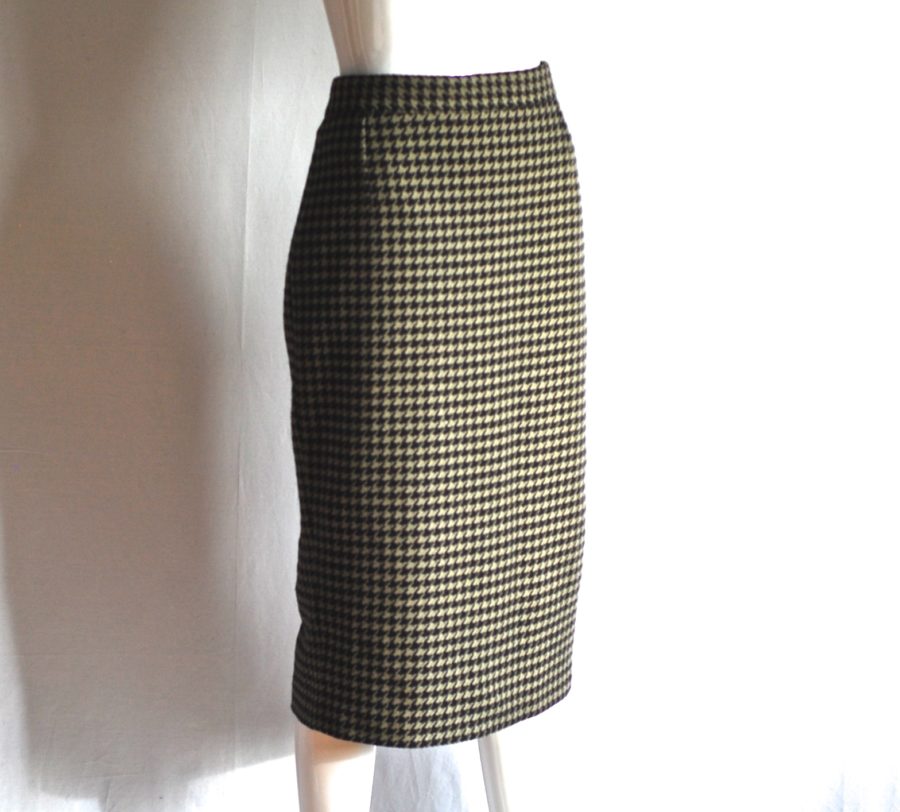 Loretta Di Lorenzo Wool Houndstooth Midi Skirt, made in Italy
