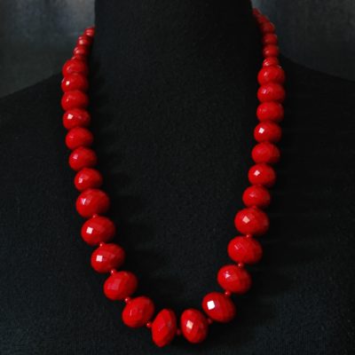 Chunky red lucite necklace - unsigned