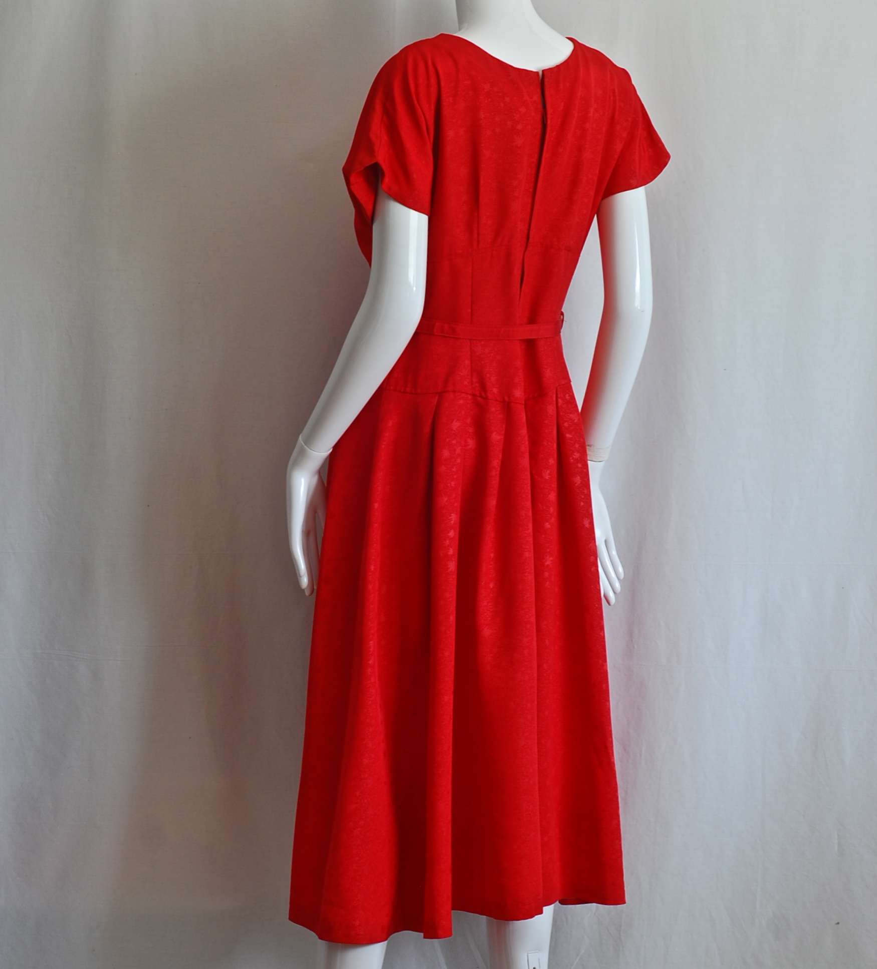 Sty-Val Montreal 1940’s Red Dress Of Leaf Patterned Gabardine | QUIET WEST