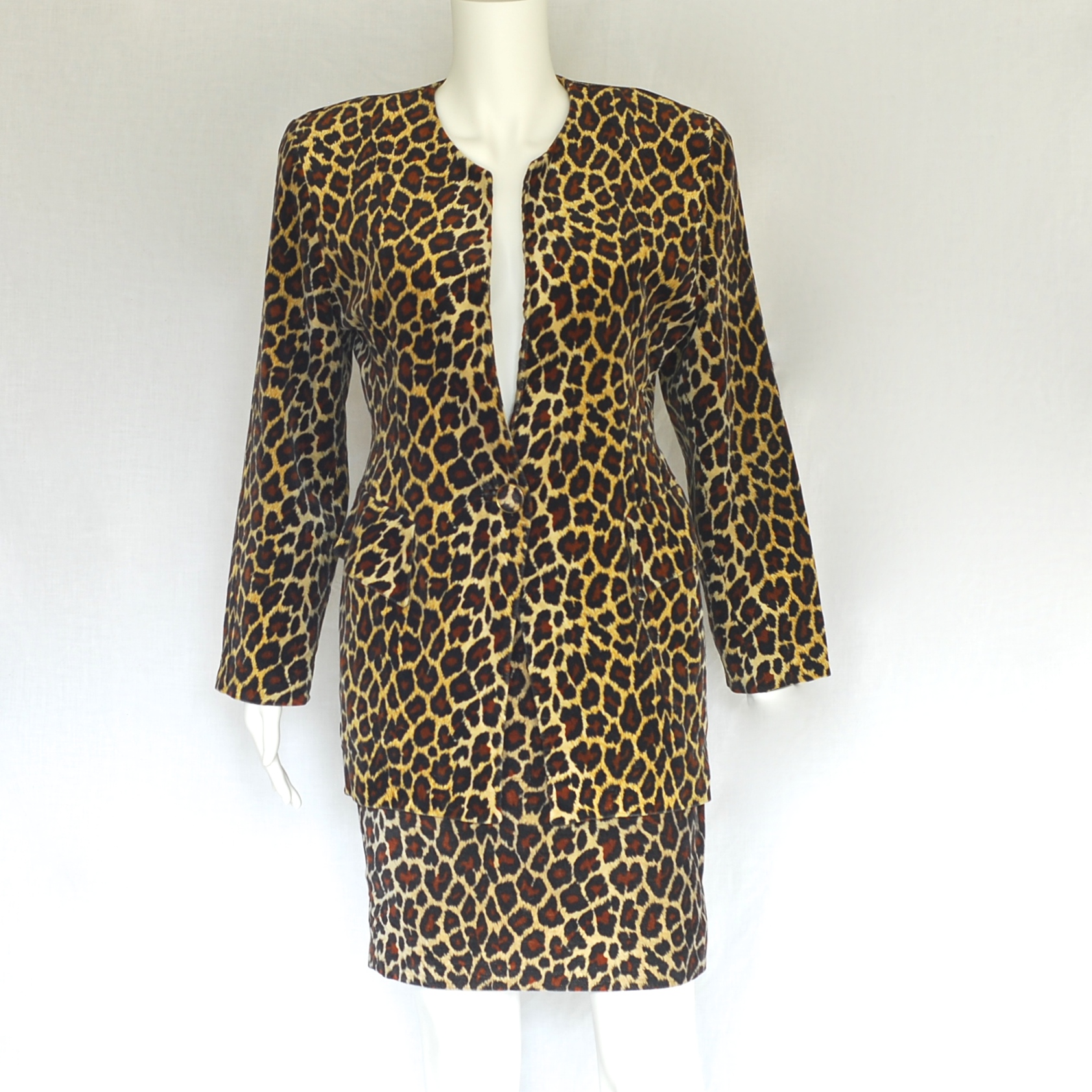 Bestini Paris 1980’s Realistic Leopard Print Cotton Velvet Skirt ...