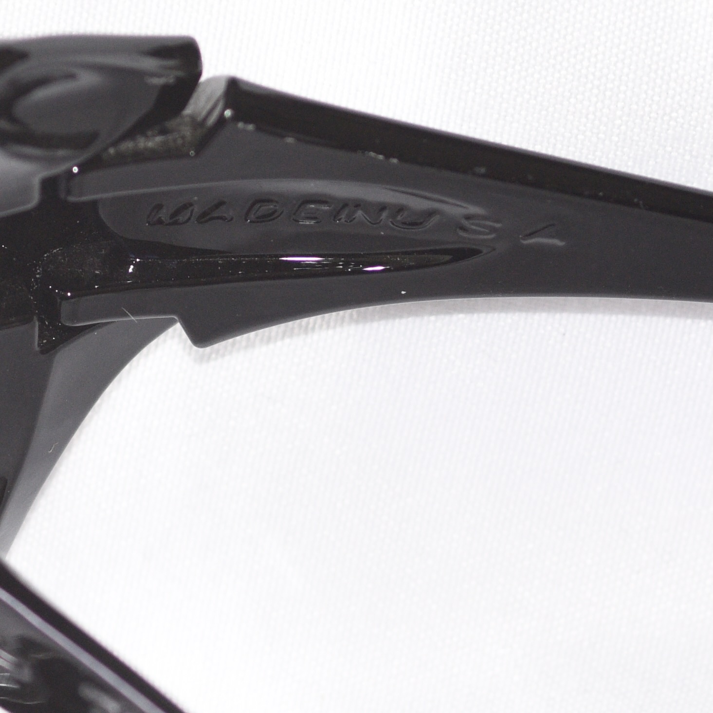 Oakley 328 Raul Fringe Sunglasses With Black & White Arms - USA - Image 7
